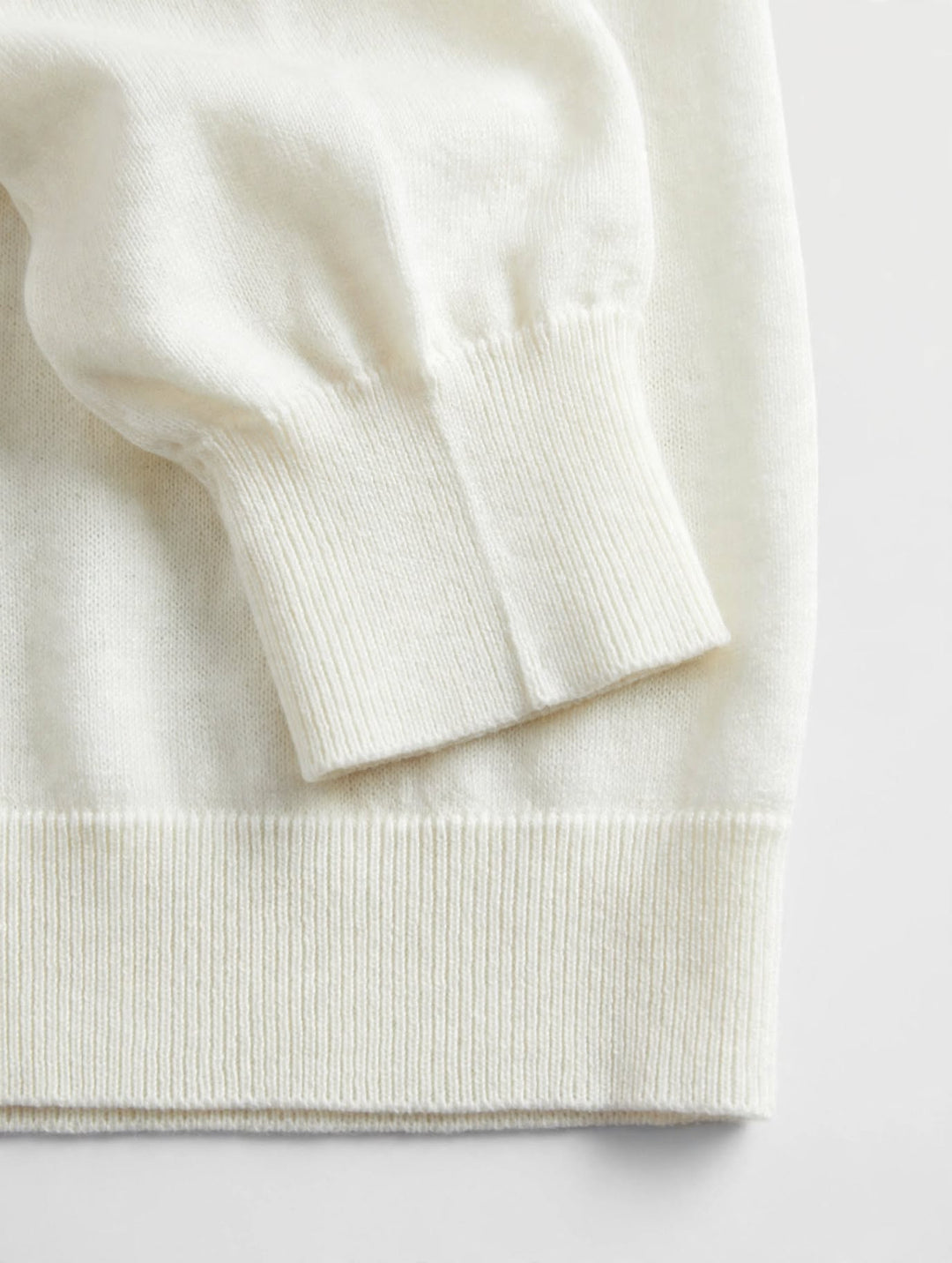 Gabriella | Cardigan with a round neckline